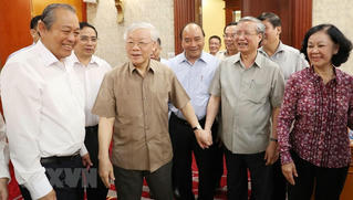 Tổng Bí thư, Chủ tịch nước chủ trì họp Bộ Chính trị về công tác nhân sự