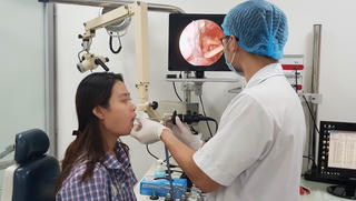 Nguyên nhân khó ngờ khiến cô gái trẻ không thể cười, sụt 14 kg