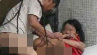 Lợi dụng tình thân giở trò đồi bại với 2 con gái hàng xóm, 1 bé mang thai