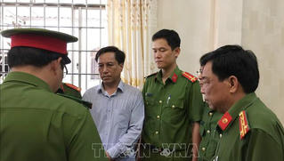 Bắt tạm giam Phó Chủ tịch và nguyên Chủ tịch UBND thành phố Trà Vinh