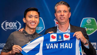 CLB Heerenveen được một công ty Việt Nam hỗ trợ trả lương cho Văn Hậu