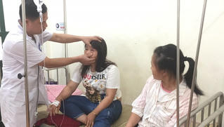 Nửa đêm sét đánh bị thương 3 người đang ngủ trong nhà