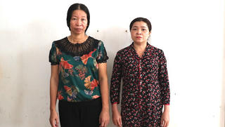 Hai phụ nữ thu hàng trăm triệu đồng bất chính từ cô gái thôn quê