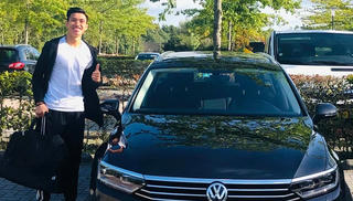 Văn Hậu nhận xế hộp, căn hộ riêng khi vừa tới Hà Lan