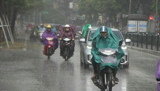 Mưa giông diện rộng kéo dài vài ngày ở miền Bắc