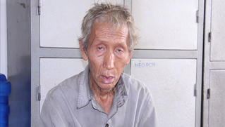 Bị đẩy ngã, ông lão tuổi 70 đánh chết con của vợ