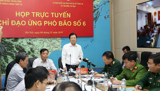 Bão diễn biến phức tạp, còn hơn 2.800 lao động trong khu vực nguy hiểm