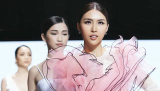 Thí sinh “mất tích” trong lúc đang thi Hoa hậu Hoàn vũ Việt Nam?