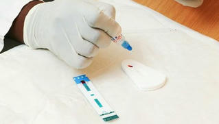 Cắt đôi que test ảnh hưởng thế nào đến kết quả xét nghiệm HIV?
