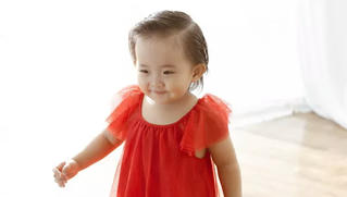 Thích mê hình ảnh 2 bé yêu nhà Khánh Thi - Phan Hiển