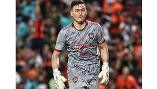 Muangthong United chốt giá chuyển nhượng Đặng Văn Lâm cho CLB Nhật Bản?