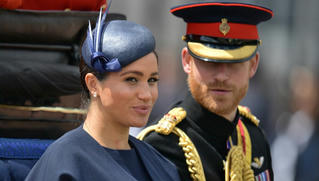 Thông báo từ Điện Buckingham: Harry - Meghan mất danh hiệu hoàng gia