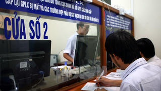 Bị phạt bao nhiêu tiền khi giấy đăng ký xe vẫn để địa chỉ nhà cũ?