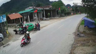 Nhắm mắt lái taxi, tỉnh dậy hốt hoảng tông 5 người bị thương