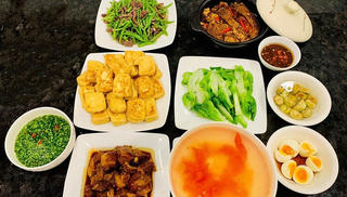 "Sao" xoay xở khi con nghỉ học phòng chống dịch corona