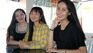 3 người đẹp 9X gác bằng đại học, tình nguyện nhập ngũ