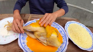 Con trai bà Tân Vlog bị chỉ trích dữ dội