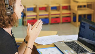 Loạt vấn đề 1,4 tỷ học sinh phải đối mặt khi học ở nhà để tránh Covid-19