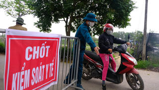 Mức phạt 13 hành vi vi phạm quy định phòng chống COVID-19 tại Hà Nội