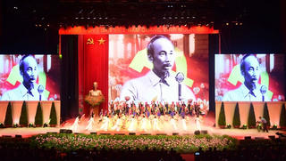 'Người là kết tinh rạng ngời của đạo đức, trí tuệ, khí phách, lương tri của dân tộc và thời đại'