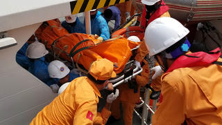 Thi thể 4 thuyền viên mắc kẹt trong tàu cá