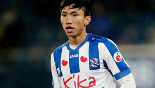 HLV thủ môn Heerenveen kêu gọi Văn Hậu ở lại