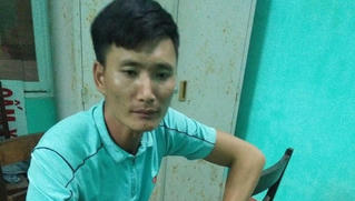 Gã trai hung hãn cầm dao 'đại náo' đường làng