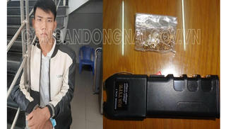 Gí roi điện vào bà chủ quán cà phê, cướp vàng giữa ban ngày 