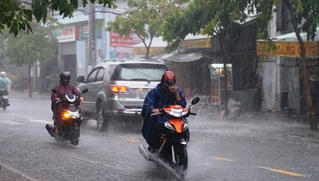 Cánh báo mưa lớn kéo dài kèm giông lốc ở miền Bắc