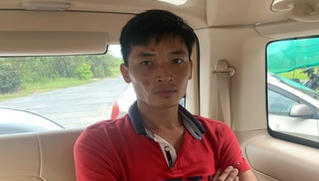 'Khoe giọng' bằng loa kẹo kéo trong đêm, bị hàng xóm bắn trọng thương