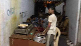 Con trai tỷ phú kim cương bị đẩy ra đường học cách tự lập