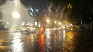 Hà Nội mưa rải rác từ đêm nay đến hết tuần