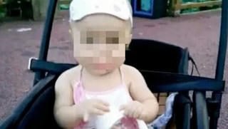 Bé gái tử vong vì bóng rơi trúng đầu, cả chung cư phải bồi thường