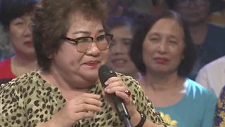 Bị đồn 'cặp với ông có 1 vợ 4 con', NSƯT Minh Vượng nói gì?