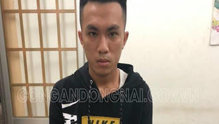 Gã trai mới lớn dùng ảnh khỏa thân 'tống tiền' cô gái tuổi 30