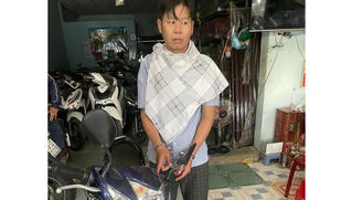 Truy bắt gã đàn ông chuyên chuốc thuốc mê cướp xe máy