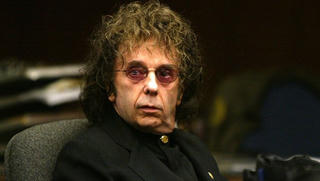 Nhà sản xuất âm nhạc huyền thoại Phil Spector qua đời vì COVID-19