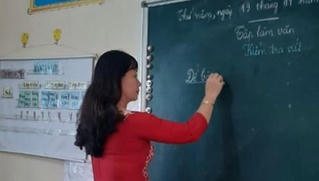 Cô giáo lớp 4 'trường làng' nhận danh hiệu Nhà giáo Nhân dân