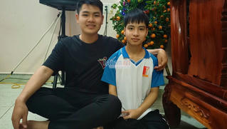 Cuộc hội ngộ của nam sinh 10 năm cõng bạn đến trường ở Thanh Hóa
