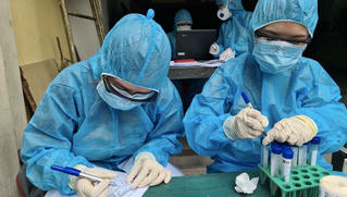 Phát hiện 12 bệnh nhân COVID - 19 mới tại TP HCM