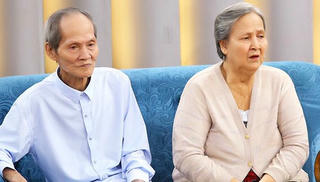 Chuyện tình vợ chồng U80 quen nhau từ lúc 5 tuổi