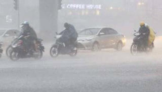 Đêm nay miền Bắc bắt đầu mưa rào, đề phòng lũ quét, sạt lở và ngập úng