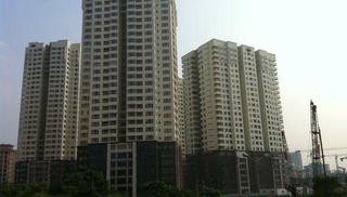 Cháu bé rơi từ tầng 11 tử vong ở Hà Nội