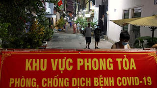 Chủ tịch TP HCM chấn chỉnh công tác xét nghiệm, 'siết' kiểm soát khu phong tỏa