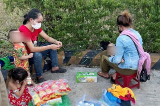 Hi hữu: Hai người chồng 'bỏ quên' vợ và con nhỏ dọc đường về quê tránh dịch