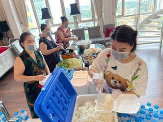 Bà nội bé Bảo Tiên nhờ Trương Ngọc Ánh nấu cơm hỗ trợ bệnh viện; Vinh Râu và Lương Minh Trang ly hôn