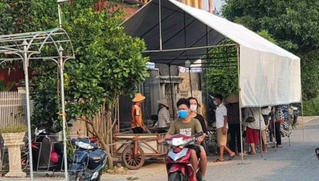 Mâu thuẫn trong bữa cơm, chồng đâm vợ tử vong