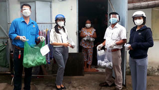 Kêu gọi khẩn cấp hỗ trợ công nhân ảnh hưởng dịch COVID-19