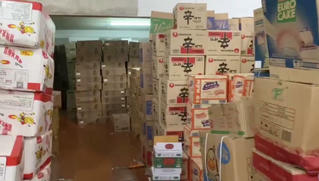 Mua cả vạn bánh trung thu 2 nghìn đồng/chiếc đóng hộp bán 10 nghìn đồng tại Hà Nội