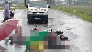 Đôi nam nữ nghi bị sét đánh tử vong trên đường Hà Nội